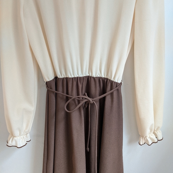 Vtg 70s/80s Brown/Cream Frilled Ruffled Boho Dress - Picture 6 of 12